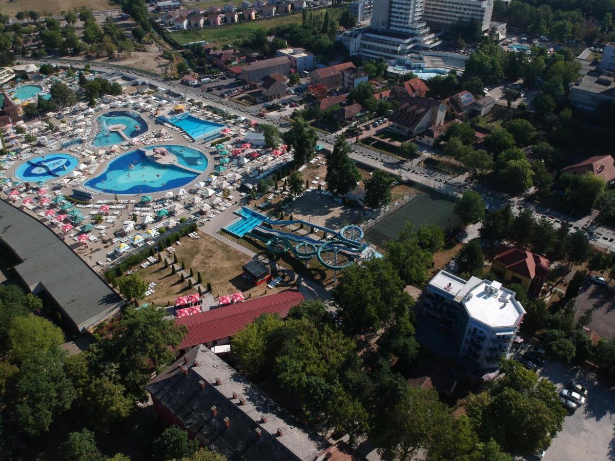 Octogon Hotel Baile Felix Exterior photo